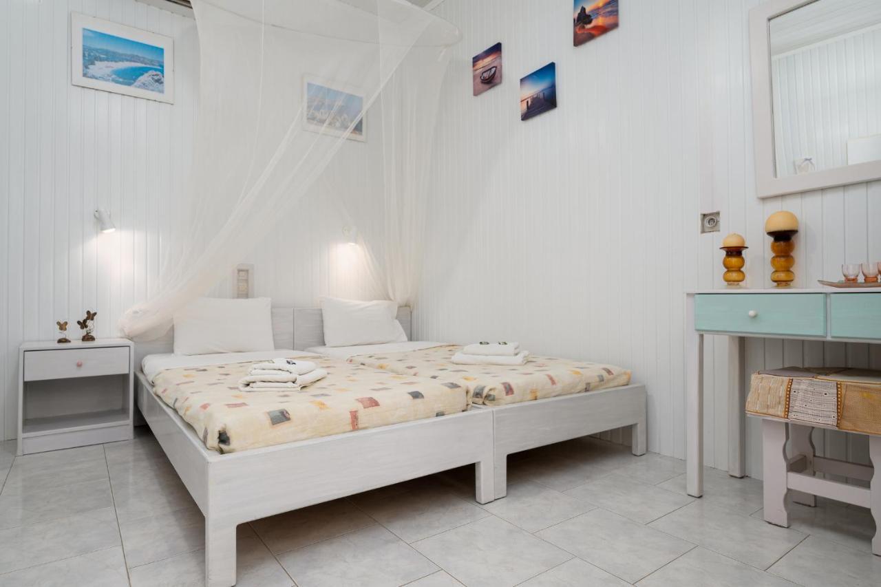 Sofia Rooms Pitsidia Buitenkant foto